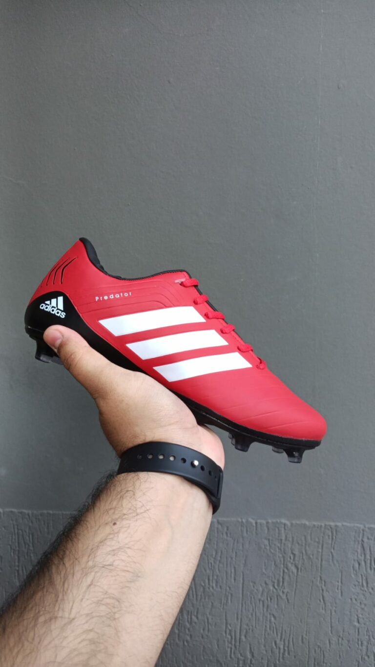 Chuteira Adidas Predator Campo