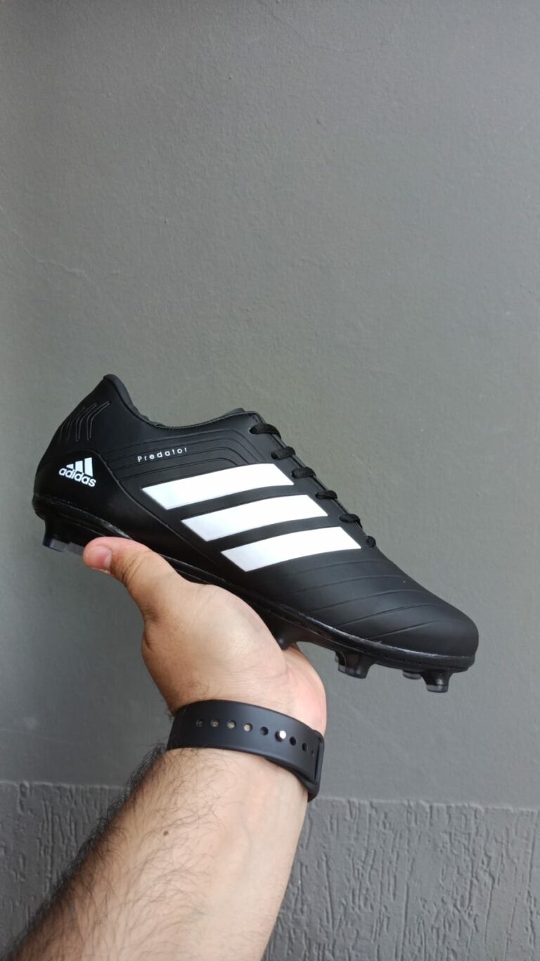 Chuteira Adidas Predator Campo