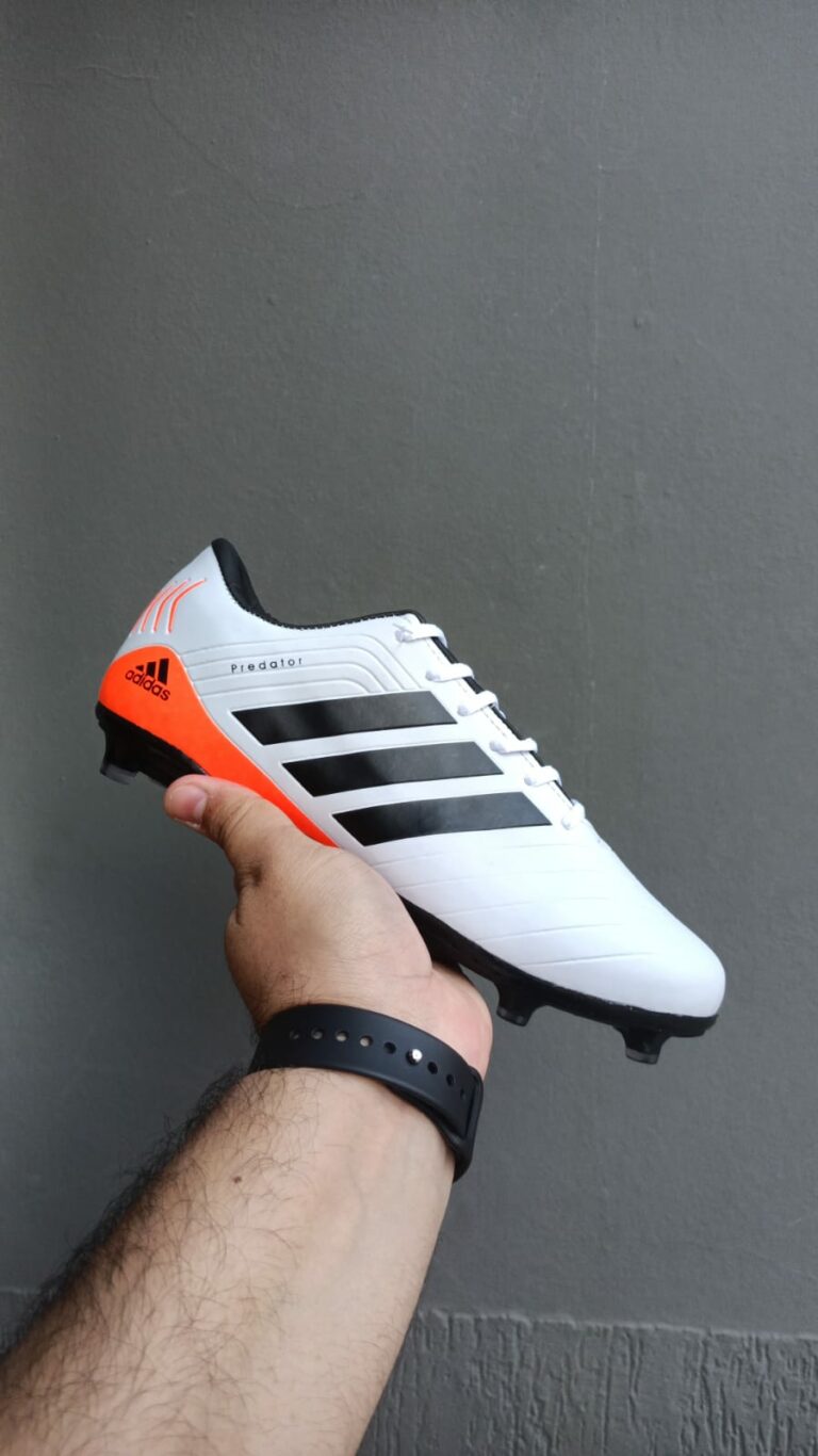 Chuteira Adidas Predator Campo