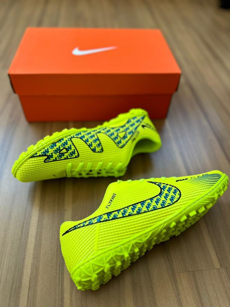 Chuteira Nike Air Society