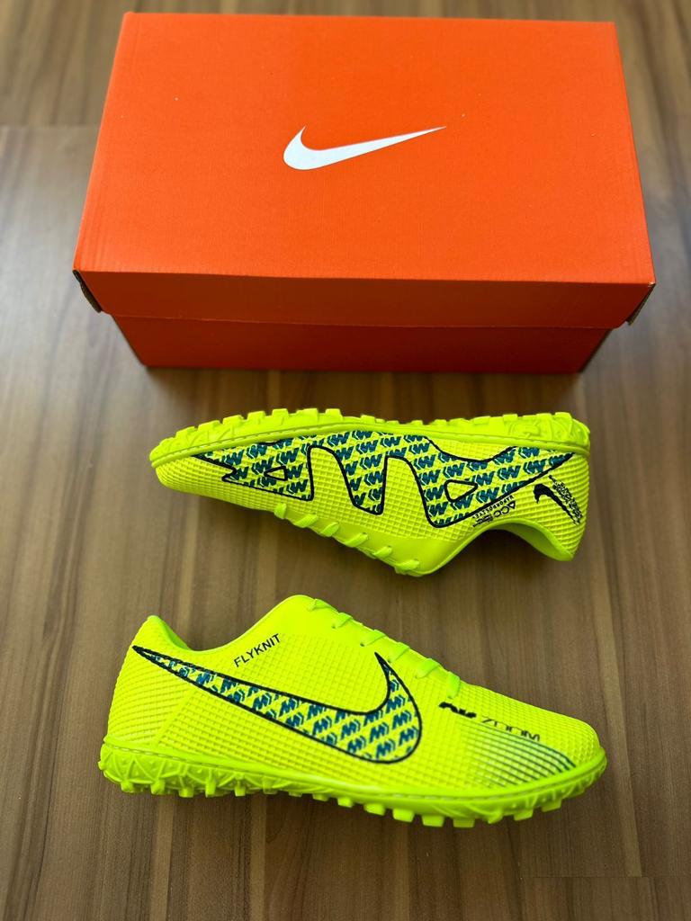 Chuteira Nike Air Society