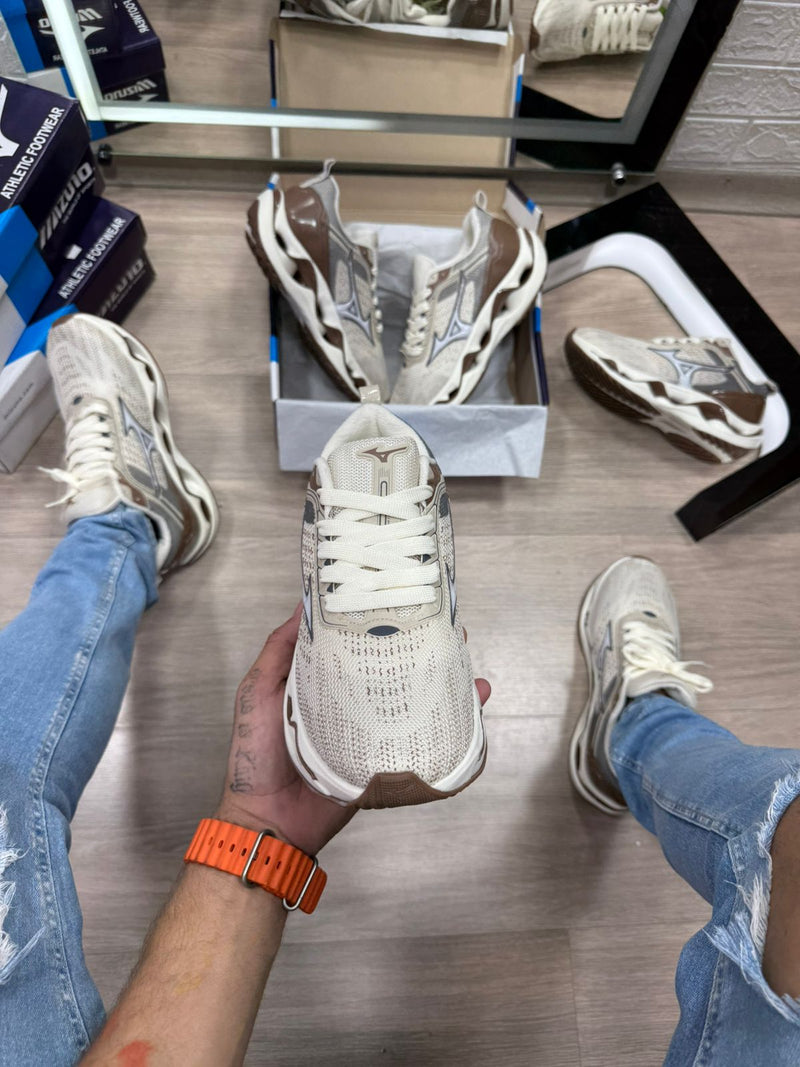 Mizuno Wave off White e Marrom