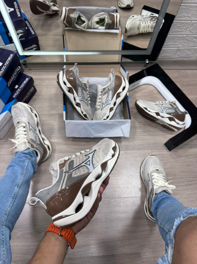 Mizuno Wave off White e Marrom