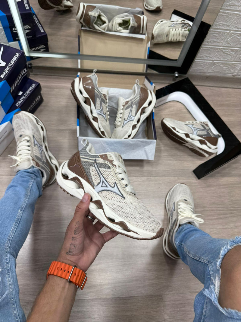 Mizuno Wave off White e Marrom