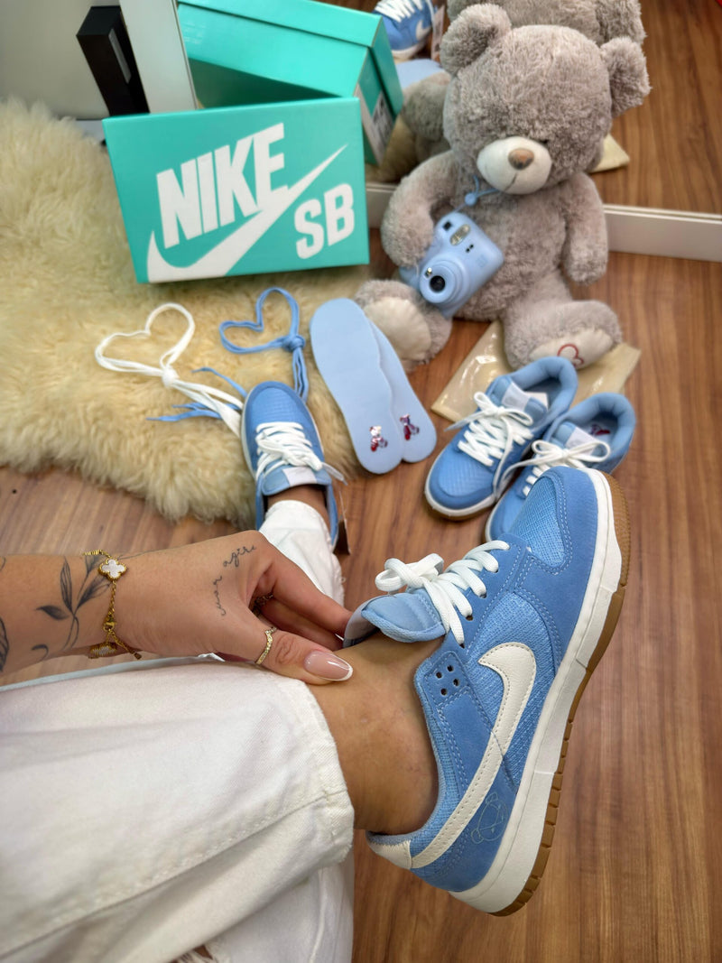 Tênis Nike Dunk Teddy Bear Camurça Azul Feminino Premium