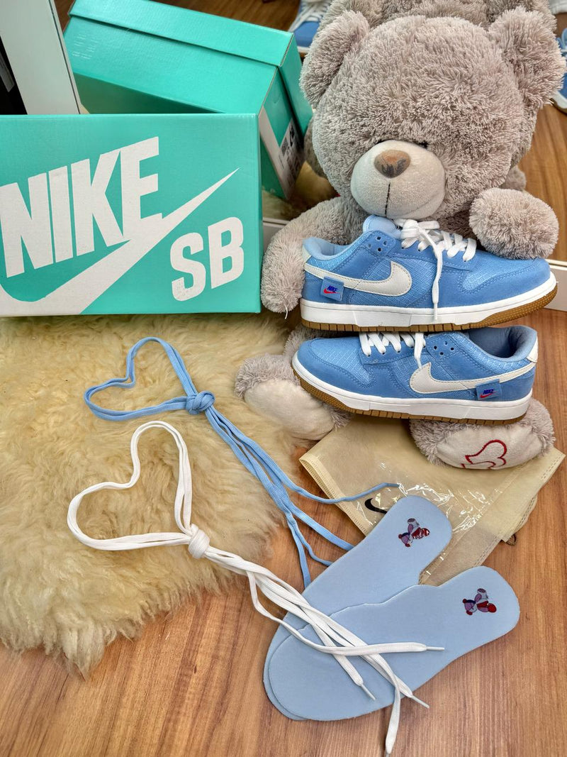 Tênis Nike Dunk Teddy Bear Camurça Azul Feminino Premium